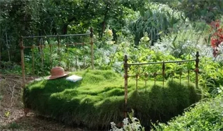 一張春意的夢(mèng)床