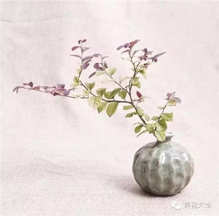 重視作品與環(huán)境的統(tǒng)一