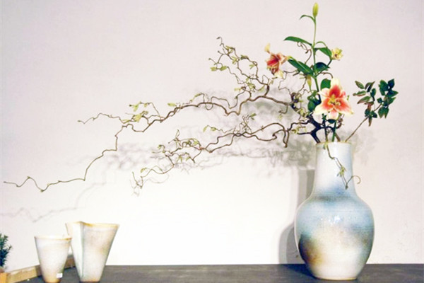 家庭插花搭配方法 家庭插花搭配方法