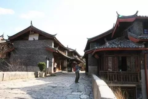 束河桃花塢，在茶馬古道浮生清閑陪父母慢慢變