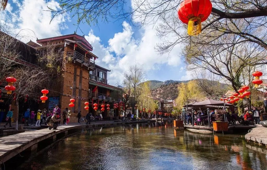 束河桃花塢，在茶馬古道浮生清閑陪父母慢慢變