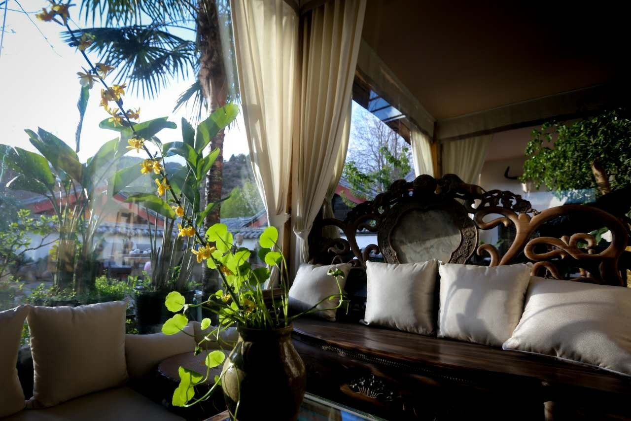 束河桃花塢，在茶馬古道浮生清閑陪父母慢慢變