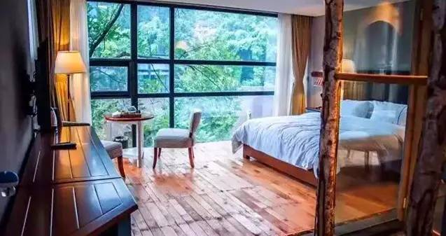 瓜洲云裳山村，春風又綠江岸春