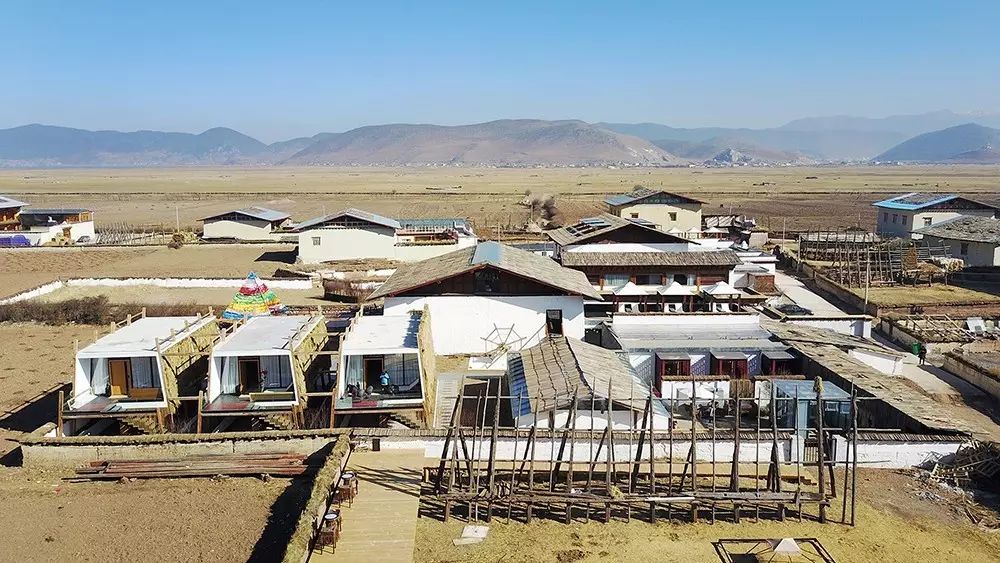 香格里拉薩洛頤度假酒店，以上帝視角看納帕海