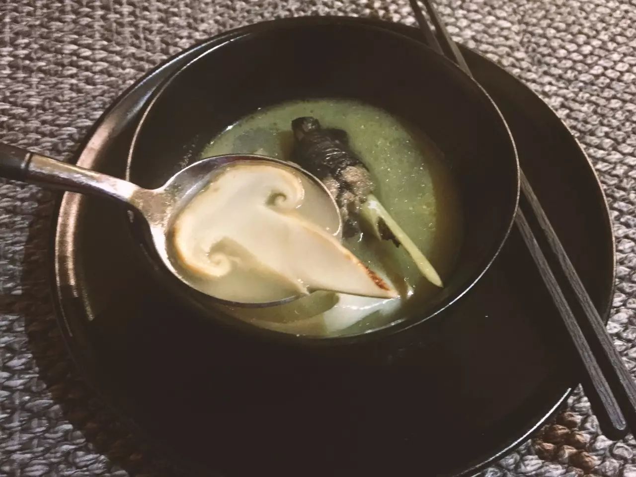 香格里拉薩洛頤度假酒店，以上帝視角看納帕海