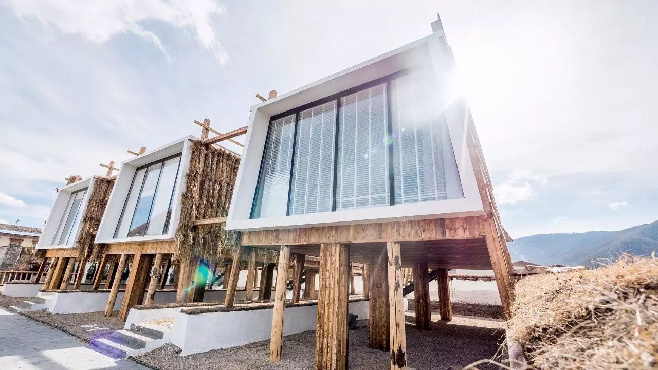 香格里拉薩洛頤度假酒店，以上帝視角看納帕海