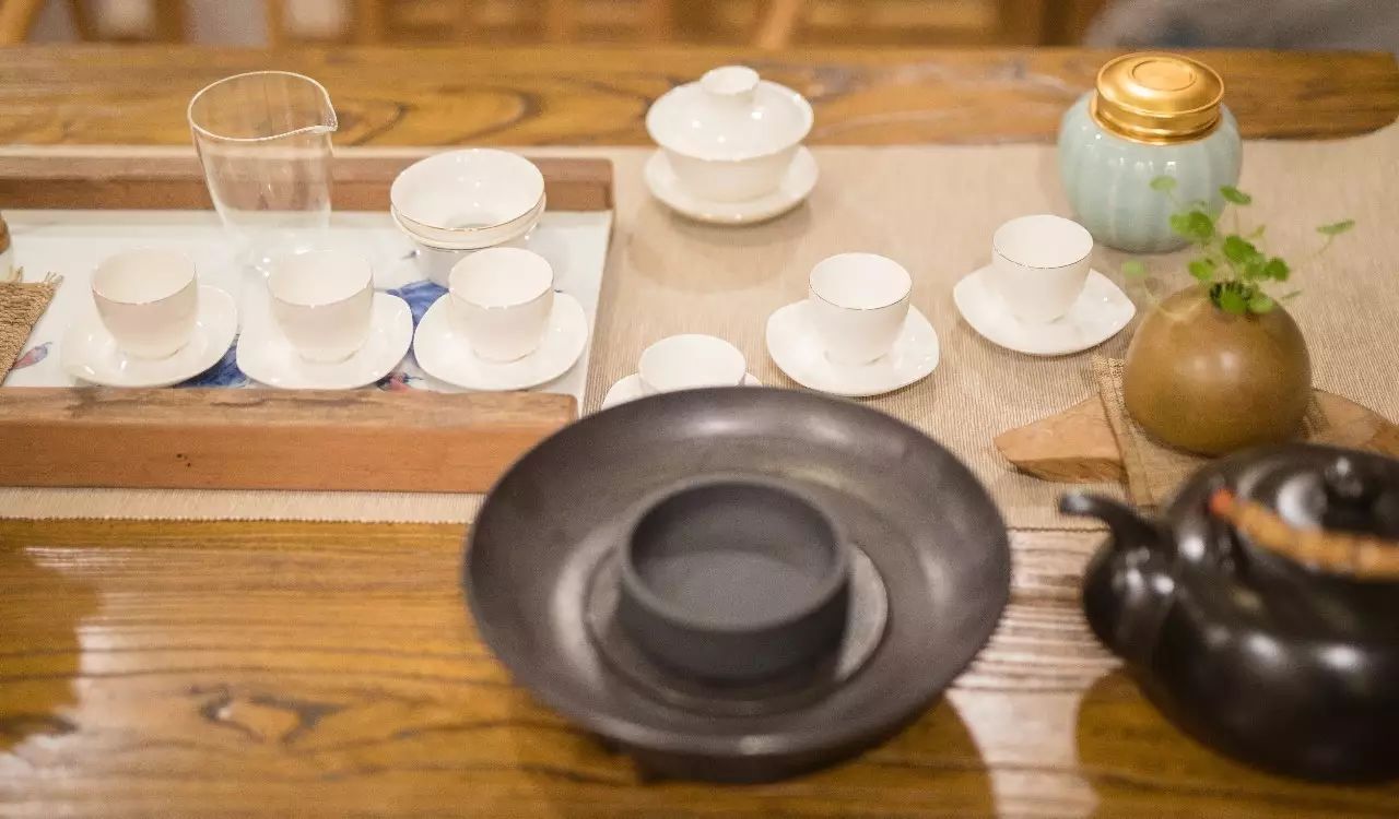 烏龍先生，用心做好茶發(fā)揚(yáng)博大精深的茶文化