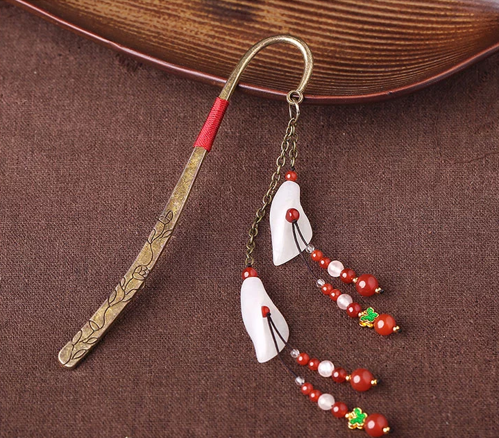 福連文苑古典精美白玉紅瑪瑙流蘇創(chuàng)意書簽