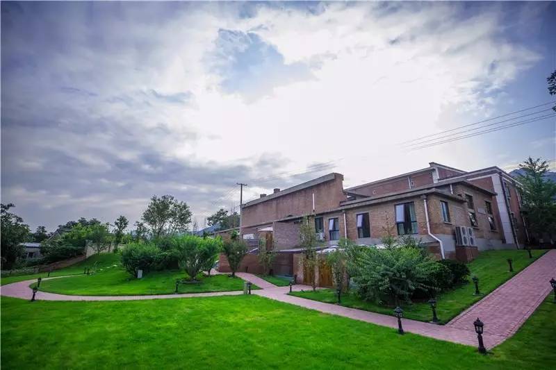 北京金岳臺溫泉酒店，承載著上個世紀(jì)的老磚樓