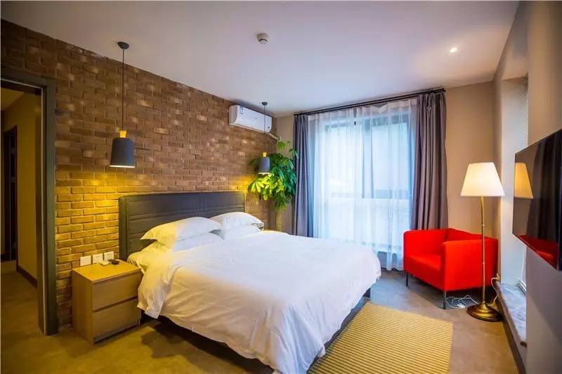 北京金岳臺(tái)溫泉酒店，承載著上個(gè)世紀(jì)的老磚樓