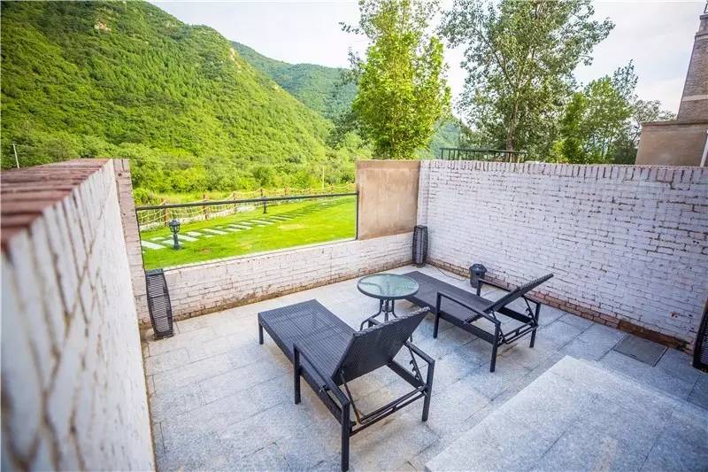 北京金岳臺(tái)溫泉酒店，承載著上個(gè)世紀(jì)的老磚樓