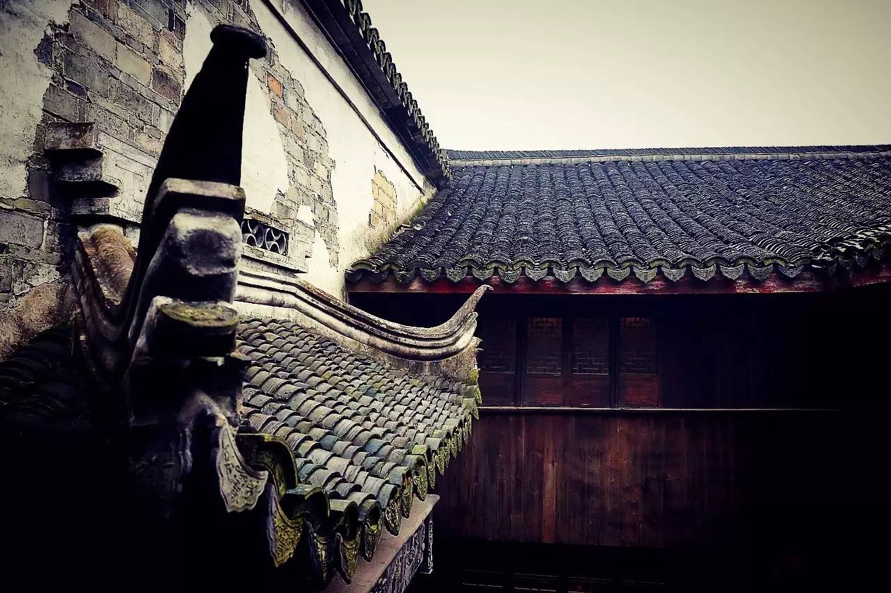 塘棲古鎮(zhèn)小茶姑娘，古鎮(zhèn)溪邊沐浴清風(fēng)滌蕩心靈