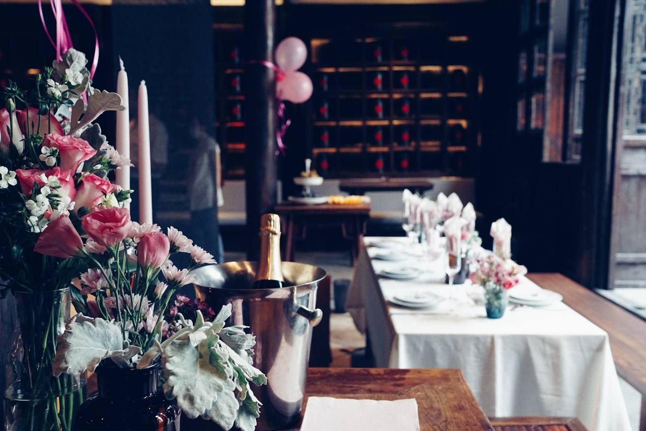 塘棲古鎮(zhèn)小茶姑娘，古鎮(zhèn)溪邊沐浴清風(fēng)滌蕩心靈