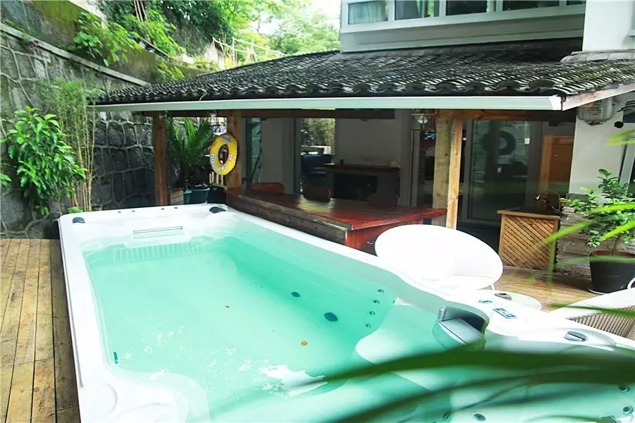 杭州·若白雅苑，擁有無(wú)邊泳池「最好泡民宿」