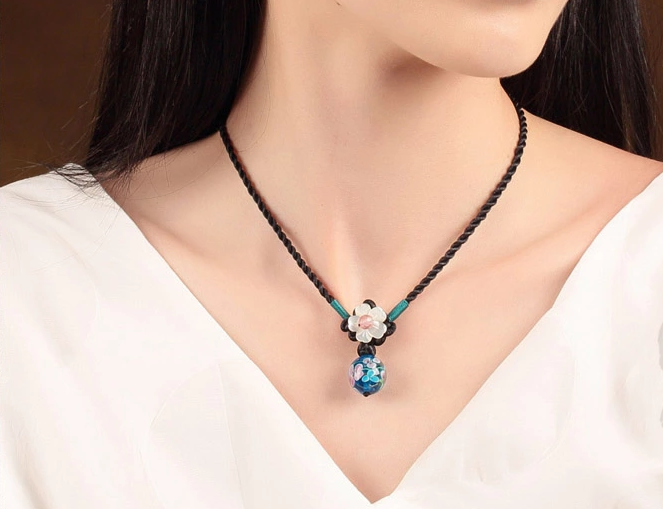 小清新花朵吊墜鎖骨鏈復(fù)古風項鏈