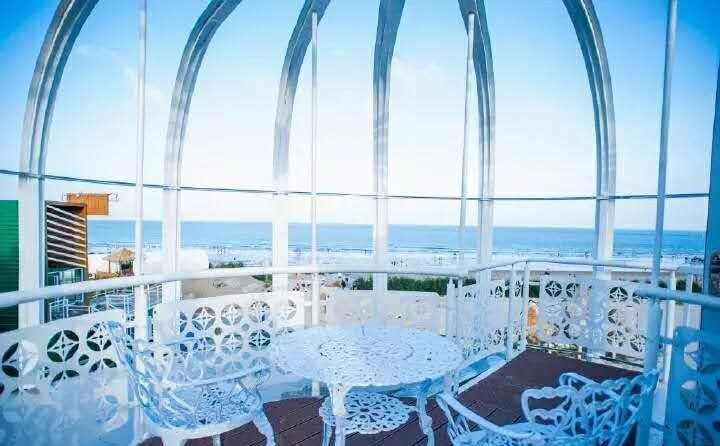 翡翠灣，在遼闊的海洋前做回?zé)o憂快樂的自我