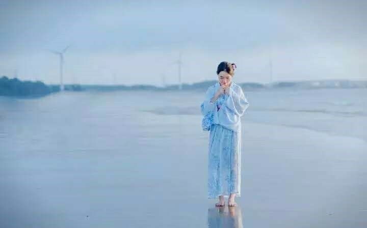 翡翠灣，在遼闊的海洋前做回?zé)o憂快樂(lè)的自我