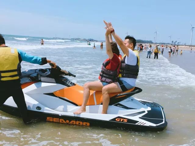 翡翠灣，在遼闊的海洋前做回?zé)o憂快樂(lè)的自我