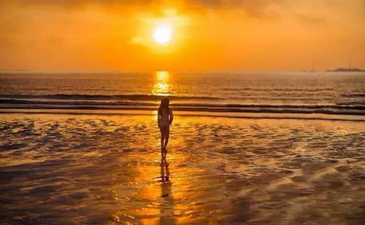 翡翠灣，在遼闊的海洋前做回?zé)o憂快樂的自我