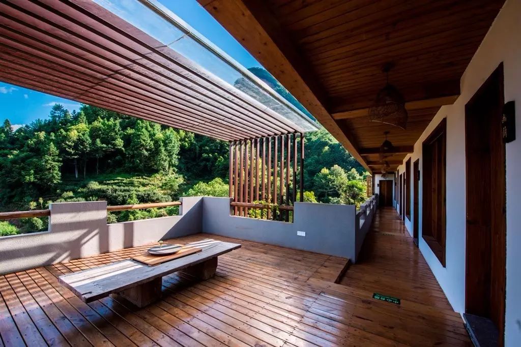 叢山茶境，一片天一座山忘了山外忘卻自己