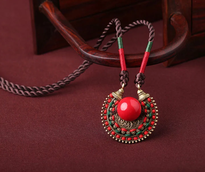 紅色吊墜鎖骨鏈復(fù)古項鏈?zhǔn)罪? src="/shige/d/file/bigpic/190404/04/13-1F92P92047.png" style="height: 540px; width: 750px;" / data-RuEj="klzcgl"><br / data-aVof="8O0blu">
	<img alt=