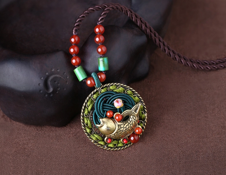 古風(fēng)魚吊墜鎖骨鏈民族風(fēng)項鏈?zhǔn)罪? src="/shige/d/file/bigpic/190404/04/13-1F92Q10428.png" style="height: 536px; width: 750px;" / data-InRy="NApL0Q"><br / data-1Uv4="NZlTCF">
	<img alt=