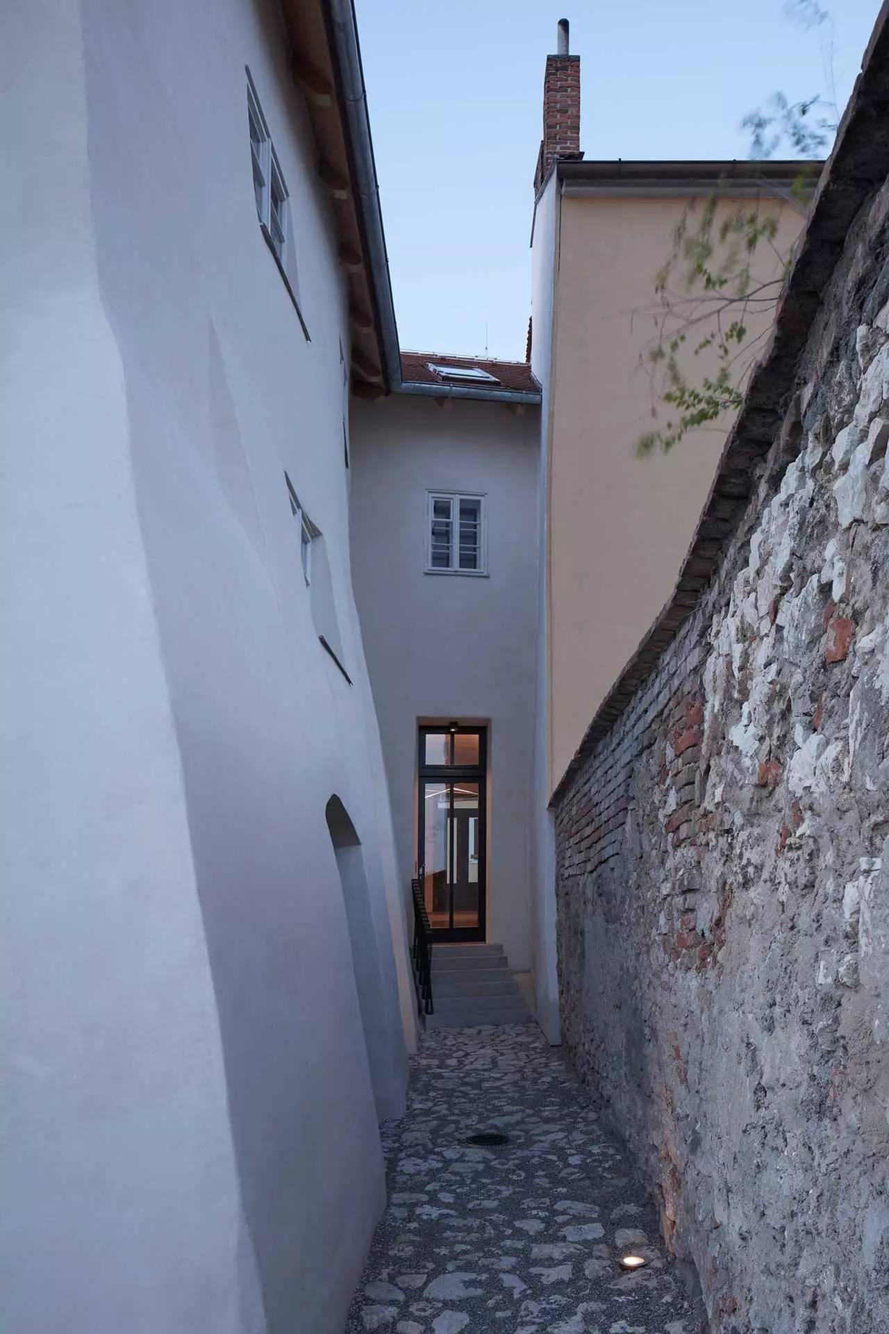 百年老房改造的民宿，古樸純美中透露出靜謐的