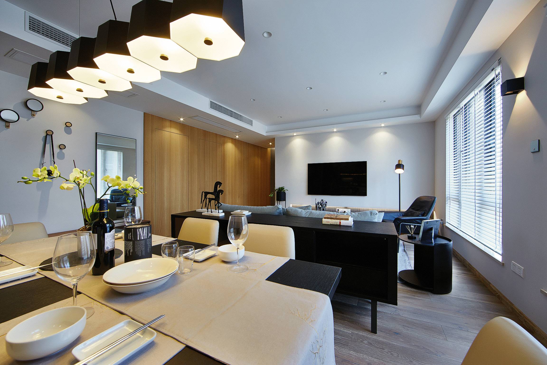 原木清風(fēng)，家理應(yīng)如此