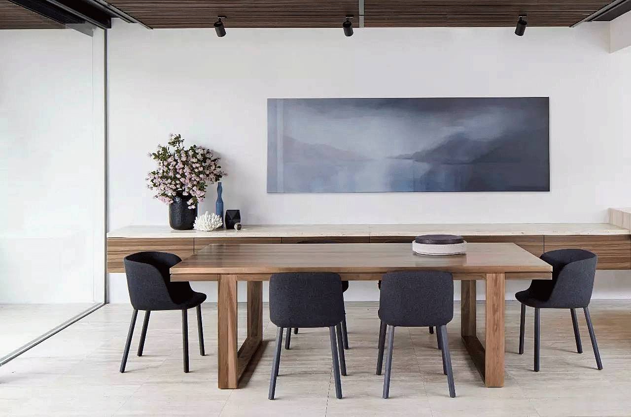 越白越簡，越極致