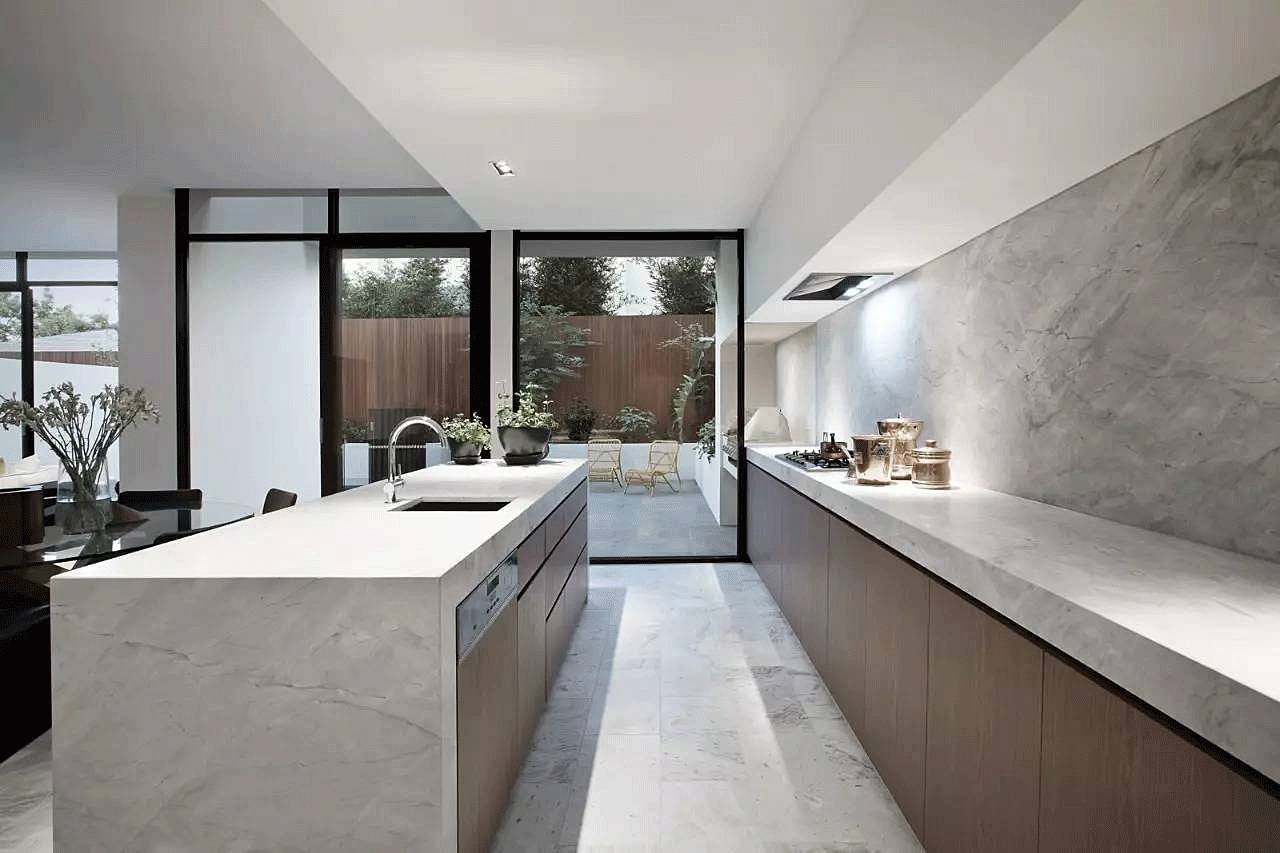 越白越簡，越極致