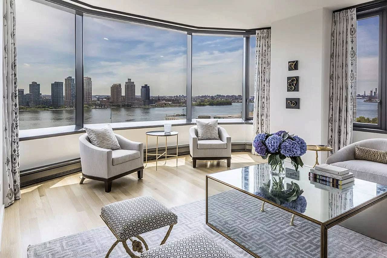 越白越簡(jiǎn)，越極致