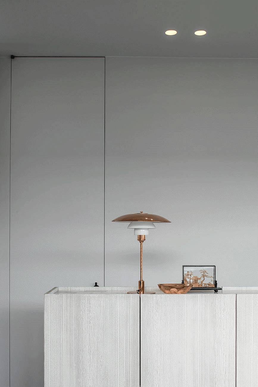 越白越簡(jiǎn)，越極致