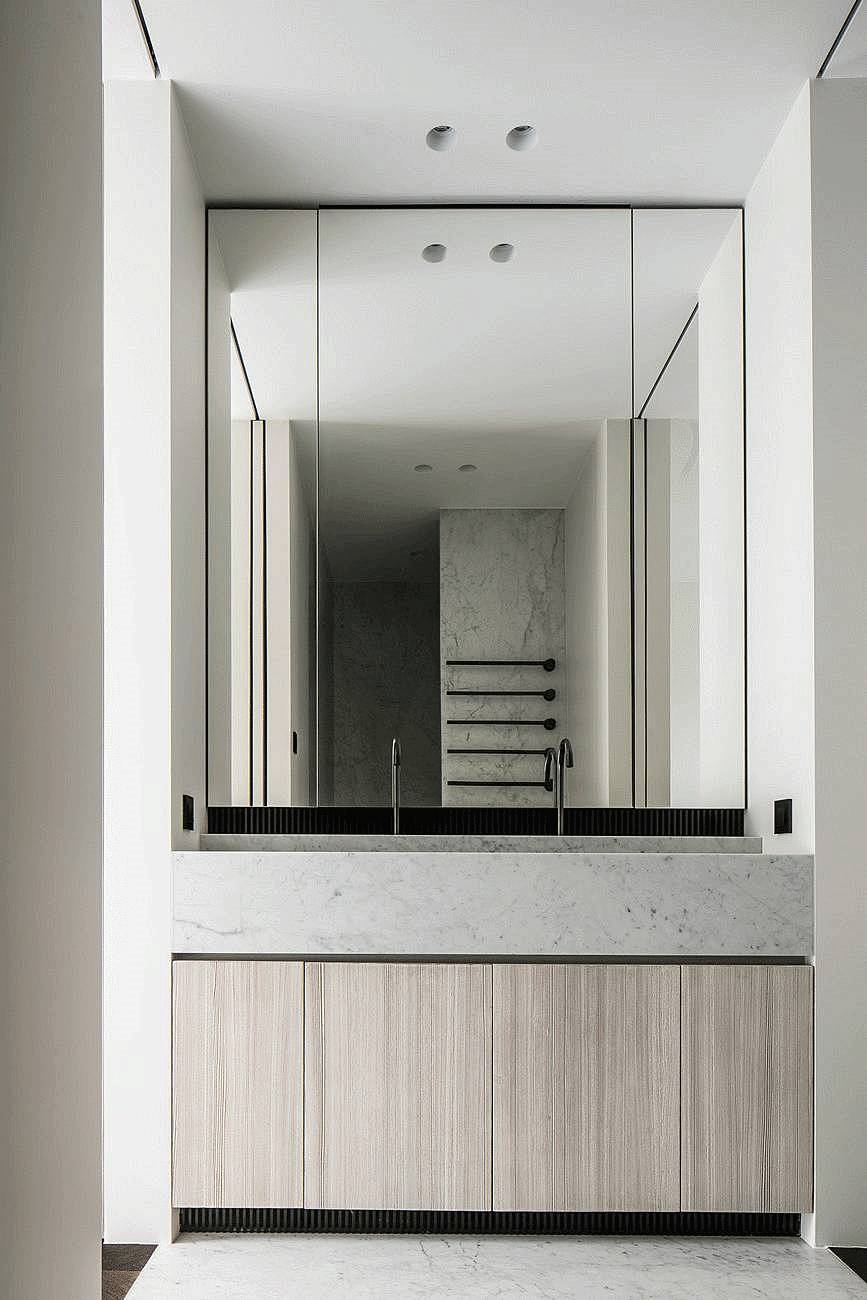 越白越簡，越極致