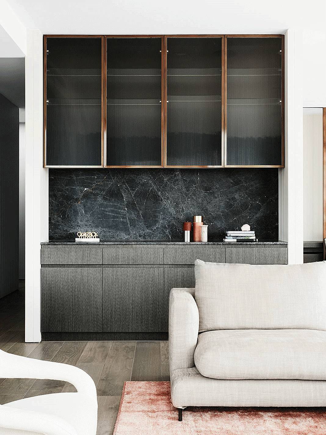 越白越簡，越極致