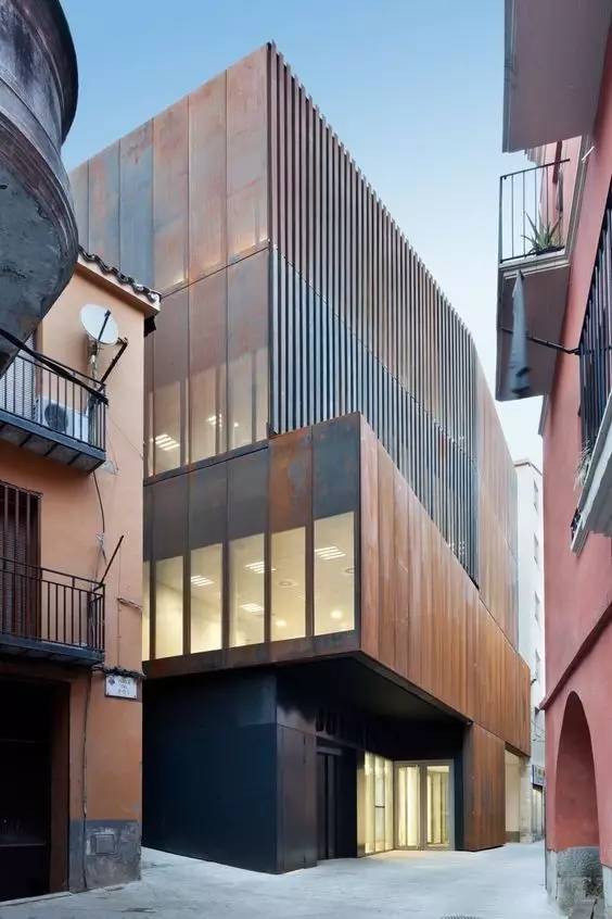 木格柵建筑，次序中的美