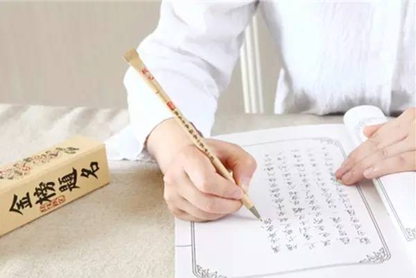 賣萌的故宮 福連文苑原創(chuàng)文化產(chǎn)品的10個(gè)億