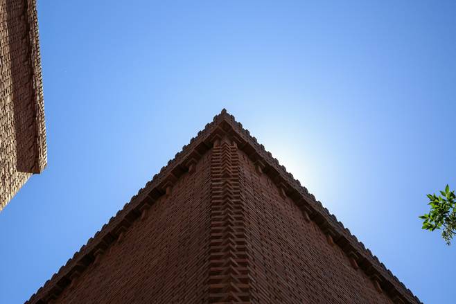 紅磚的建筑藝術，每一張紅磚墻都可以拿去做紅