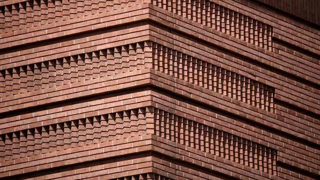 紅磚的建筑藝術(shù)，每一張紅磚墻都可以拿去做紅