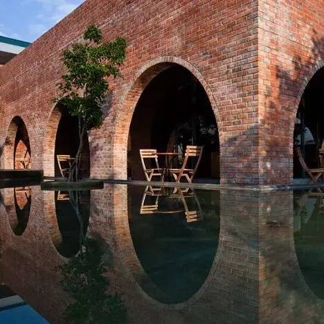 紅磚的建筑藝術(shù)，每一張紅磚墻都可以拿去做紅