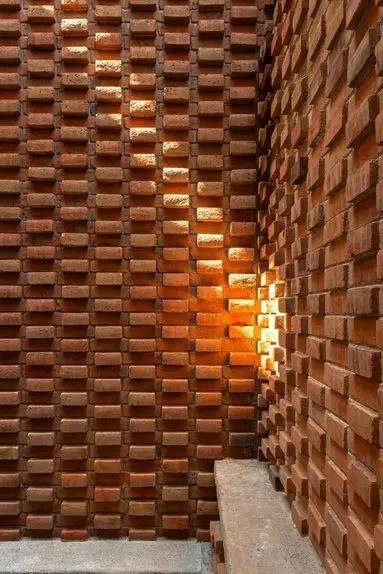 紅磚的建筑藝術(shù)，每一張紅磚墻都可以拿去做紅