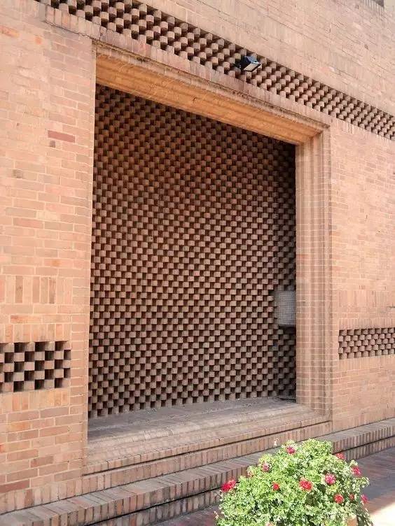 紅磚的建筑藝術，每一張紅磚墻都可以拿去做紅