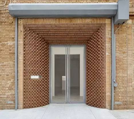 紅磚的建筑藝術(shù)，每一張紅磚墻都可以拿去做紅