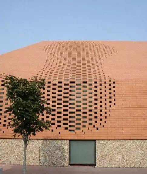 紅磚的建筑藝術(shù)，每一張紅磚墻都可以拿去做紅