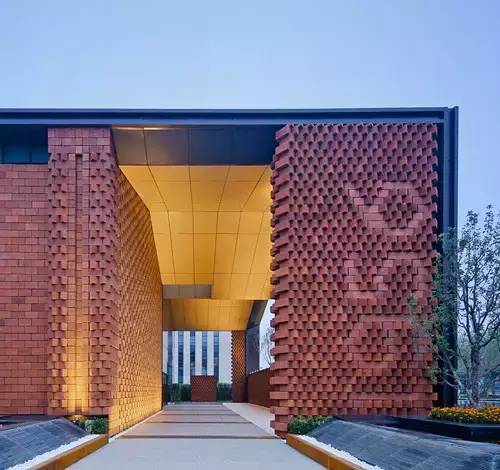 紅磚的建筑藝術(shù)，每一張紅磚墻都可以拿去做紅