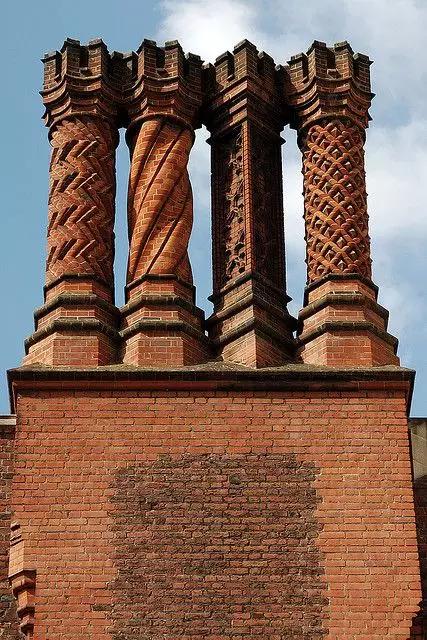 紅磚的建筑藝術(shù)，每一張紅磚墻都可以拿去做紅