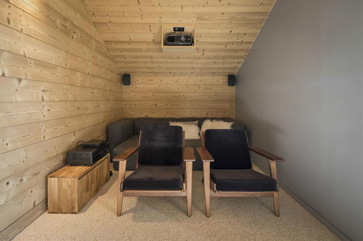 當(dāng)原木遇上雪花別有情調(diào)，雪中木屋設(shè)計(jì)