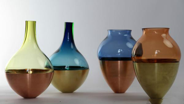 手工制作的五彩容器工藝品