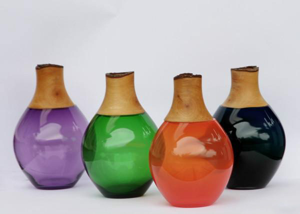 手工制作的五彩容器工藝品