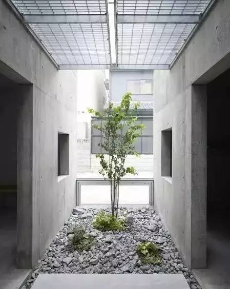 水泥墻樸素寂靜的美，庭院設(shè)計(jì)