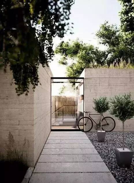 水泥墻樸素寂靜的美，庭院設(shè)計(jì)